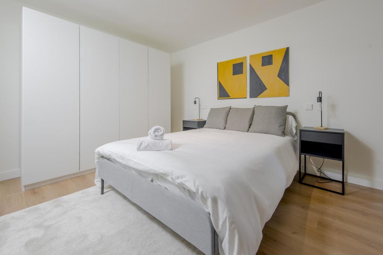 Modern Apt & Cool Interior Design En El Retiro Apartman Madrid Kültér fotó