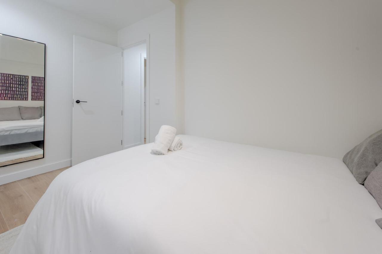 Modern Apt & Cool Interior Design En El Retiro Apartman Madrid Kültér fotó
