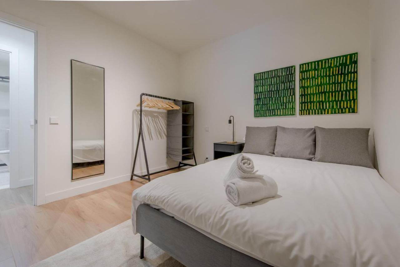 Modern Apt & Cool Interior Design En El Retiro Apartman Madrid Kültér fotó