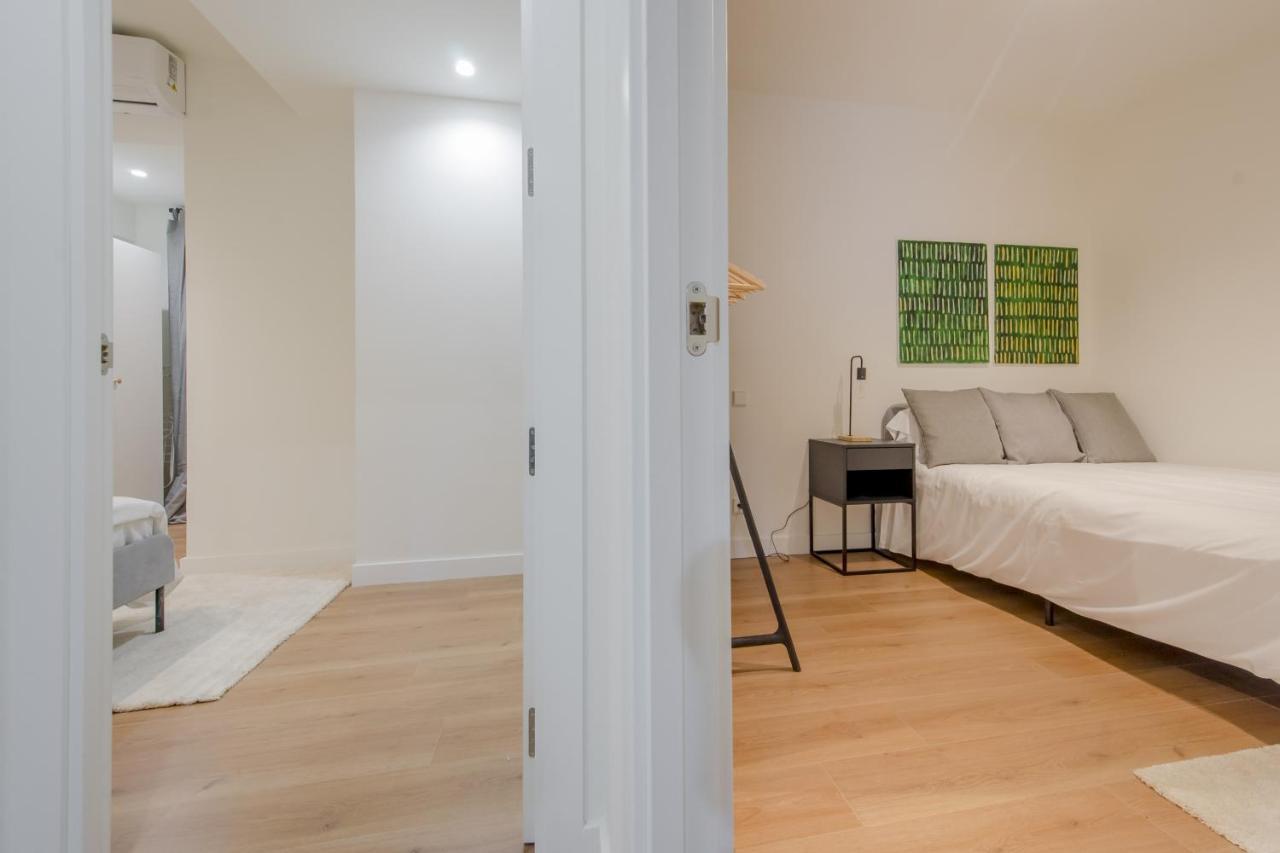 Modern Apt & Cool Interior Design En El Retiro Apartman Madrid Kültér fotó